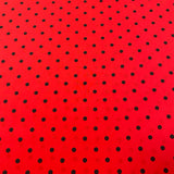 Topo negro fondo rojo